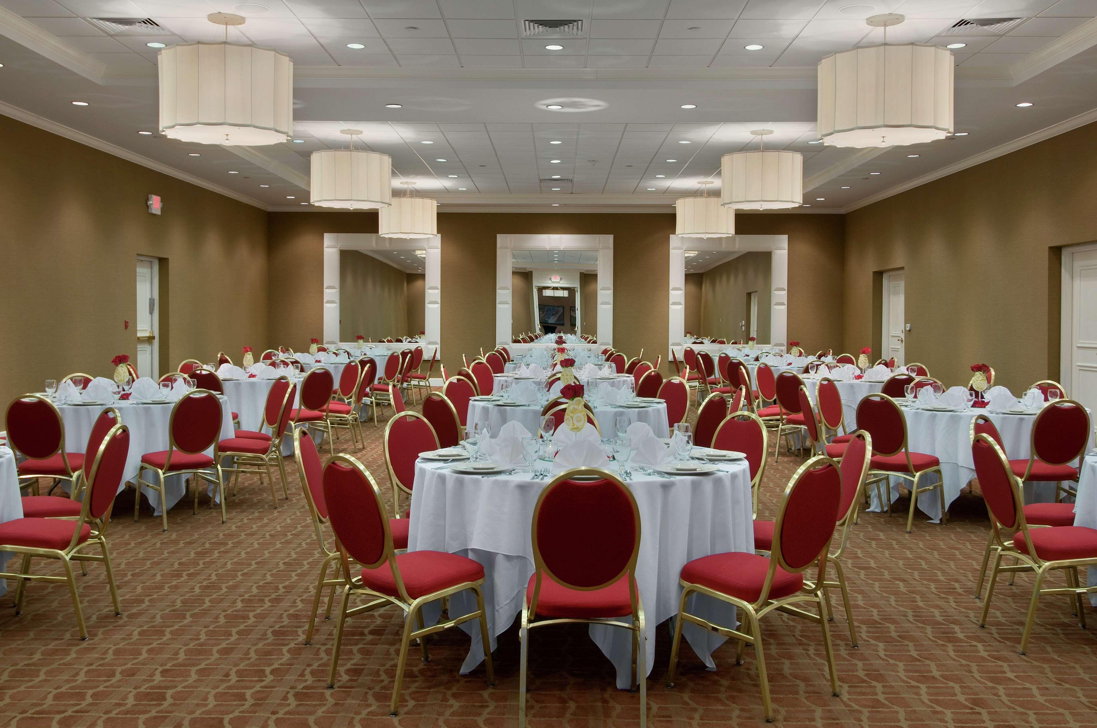 Hilton St. Louis Airport Hotel Woodson Terrace Facilities photo